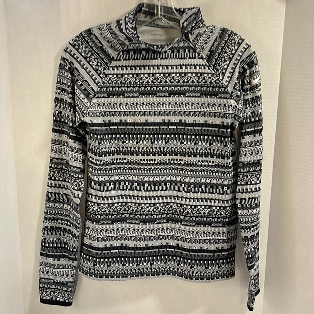 Nike Pro pullover Sweatshirt‎ Size XL  girls